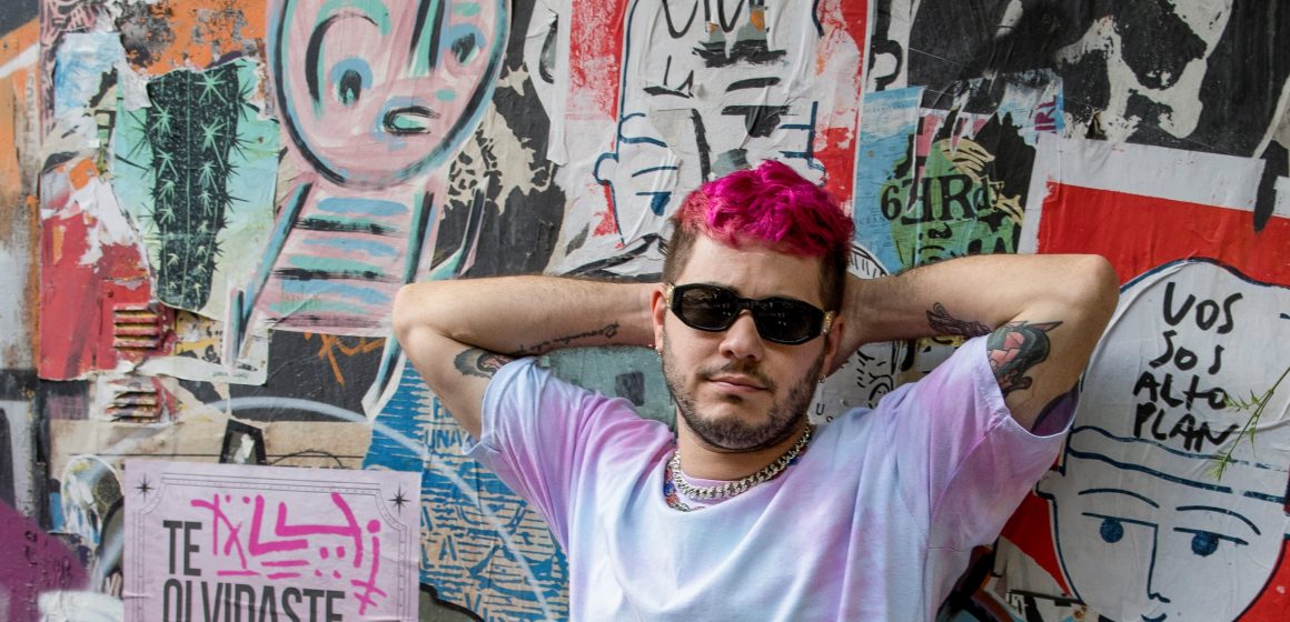 Después de «Ella se prende un Blunt», el joven y auténtico artista argentino Joan Sprei sigue sumando singles innovadores dentro de la música urbana