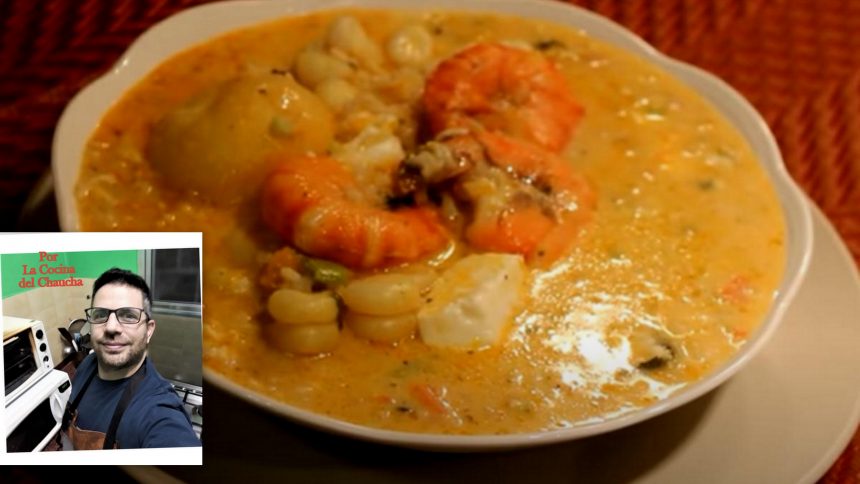 Chupe: viene del vocablo quechua chuwa misa, que significa “plato hondo” y era una sopa de papas típica que se preparaba durante la fiesta de Huarachicuy o Warachikuy, cuando los jóvenes incas celebraban su paso hacia la adultez. En la región peruana se prepara con camarones