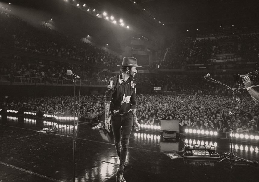 «La llamada», el video en vivo del español Leiva, cuyo tema en clave folk le valió la mención de Mejor Canción Original en 2018