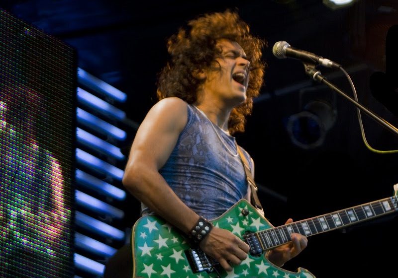 El General Paz & La Triple Frontera, la banda que cruza sonidos como rock, funk, música brasileña, jazz y folklores latinos, anticipa su próximo álbum con la canción y video de «Misteriosa afinidad»