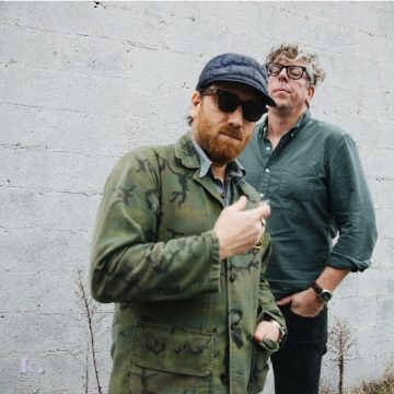 Los estadounidenses de The Black Keys y su nuevo trabajo «Delta Kream», un homenaje a una música tradicional de su país: «Hicimos este trabajo para honrar la tradición del Mississippi Hill Country Blues que nos influyó en nuestros comienzos», expresa Dan Auerbach, uno de sus integrantes