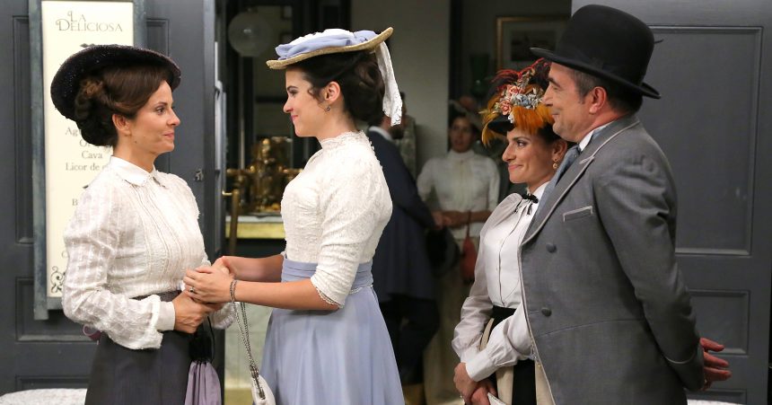 Tras seis años de éxito consecutivo,  la serie española de época “Acacias 38” estrena su séptima temporada televisiva en la pantalla de Más Chic. Ambientada en 1899, cuenta las andanzas de los ricos y pobres de un mítico barrio madrileño