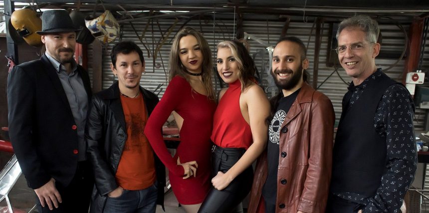 La orquesta de tango electrónico Tangorra presenta su nueva placa discográfica «Soltar»: «Una letra es identidad. Es detener el mundo en una frase y hacerlo eterna. Me gusta mantener un estilo poético que conecte toda las obras de la Orquesta», señala Fran Borra, autor de las letras