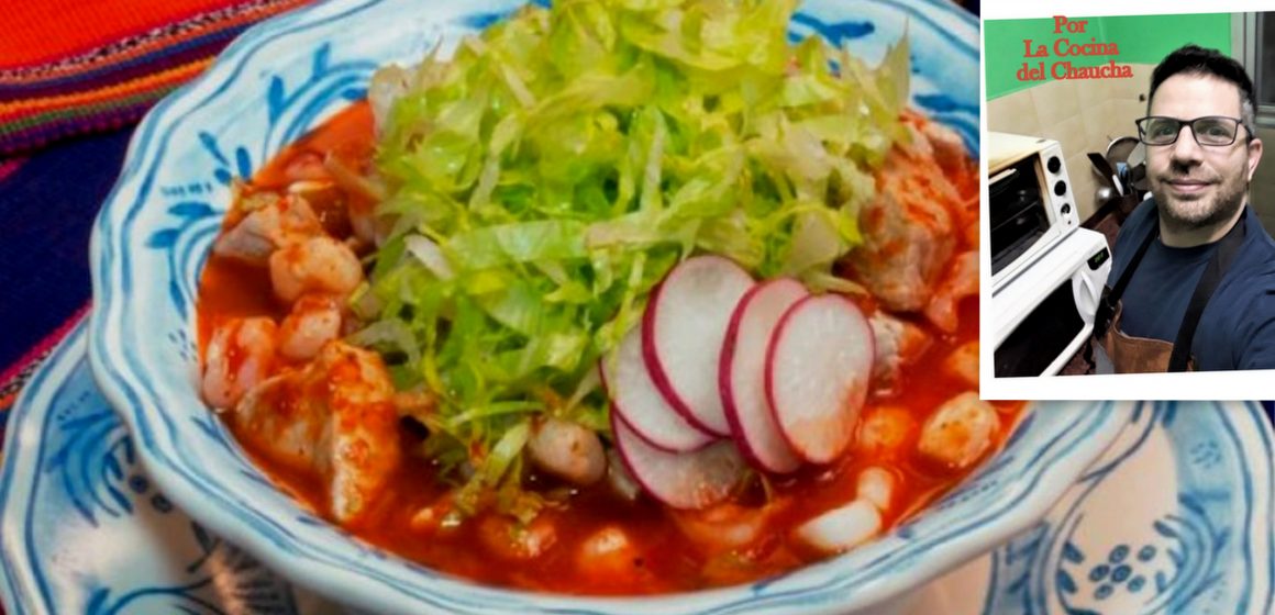 El Pozole es un plato típico mexicano que incluye granos de maíz, verdura, carne y sal. Siempre está presente en encuentros sociales de toda índole. Cuenta la historia que en las ceremonias en honor al dios azteca Xipe Tótec, se cocía maíz con carne de los guerreros sacrificados en los ritos solares