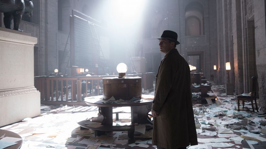 Ambientada en la Berlín de 1929, llega a Europa Europa la tercera temporada  de la exitosa serie policíaca alemana «Babylon Berlín», considerada la más  cara de la historia de habla no inglesa. El detective Rath debe investigar un  violento asesinato en pleno auge del viernes negro