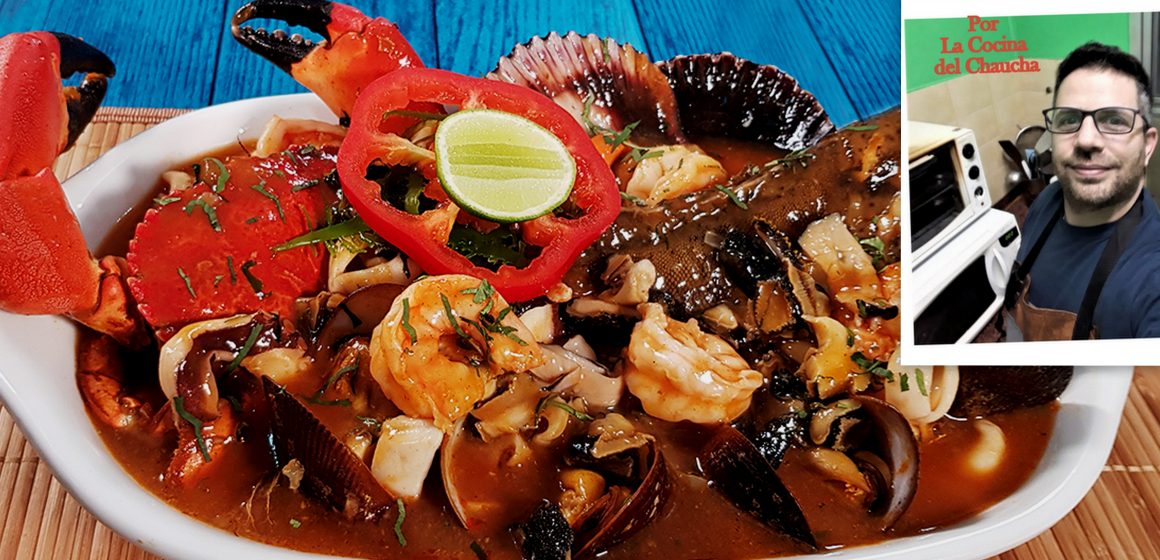 Parihuela, una sopa que nace entre los pescadores de Callao, Perú, con las sobras de pescados y mariscos como para paliar el hambre. En realidad su nombre se refiere a un armazón que sirve para transportar cosas entre dos o más personas, formado por dos barras horizontales entre las que está fijada una plataforma o cajón. Pero como se utiliza para el preparado del plato, también se escogió su nombre para la comida