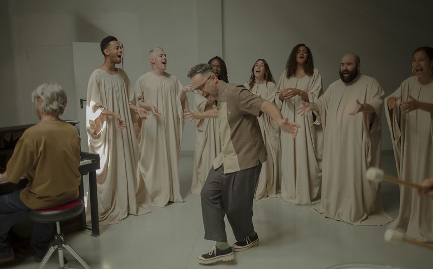 «La guerrilla de la concordia», una canción del uruguayo Jorge Drexler junto al coro Gospel Factory, dedicada al reencuentro y a poner fin a discursos de odio entre personas. Además se lo dedica al filósofo español Antonio Escohotado, que cumple 80 años