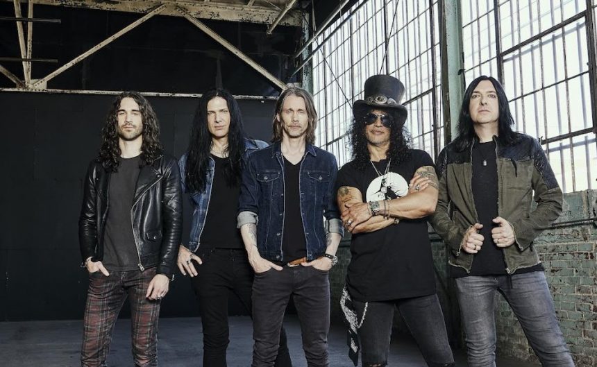 La marca de instrumentos Gibson lanza su sello discográfico, con la edición de un disco del guitarrista Slash: «Es un honor ser parte del primer lanzamiento de Gibson Records. Es sin duda el punto más alto en nuestra asociación y después de haber trabajado tan cercanamente con Gibson durante tanto tiempo, sé que serán un sello que apoyará genuinamente a sus artistas», expresa el astro del rock