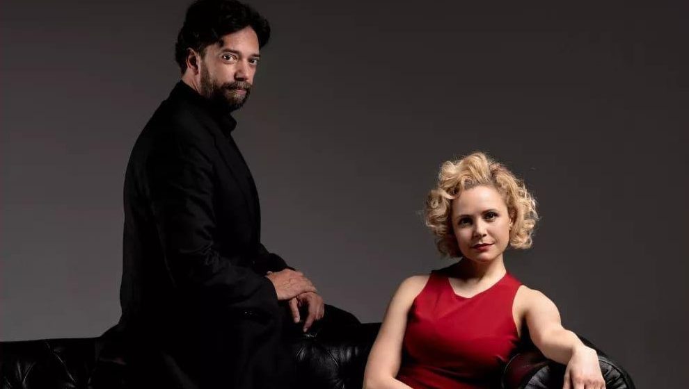 El dúo de piano y voz formando por la actriz y cantante Jimena González y el pianista Juan Esteban Cuacci, ambos de raíz argentina, se une en Madrid para un concierto de tango titulado «Cardinal»