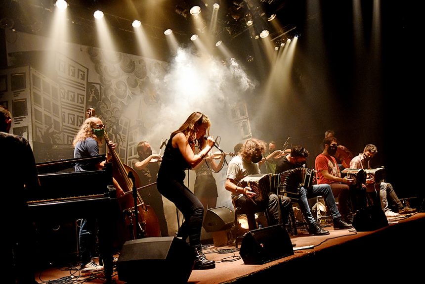 Todos los miércoles, La Fernández Fierro retoma los shows en el club de siempre: el CAFF, en el barrio del Abasto