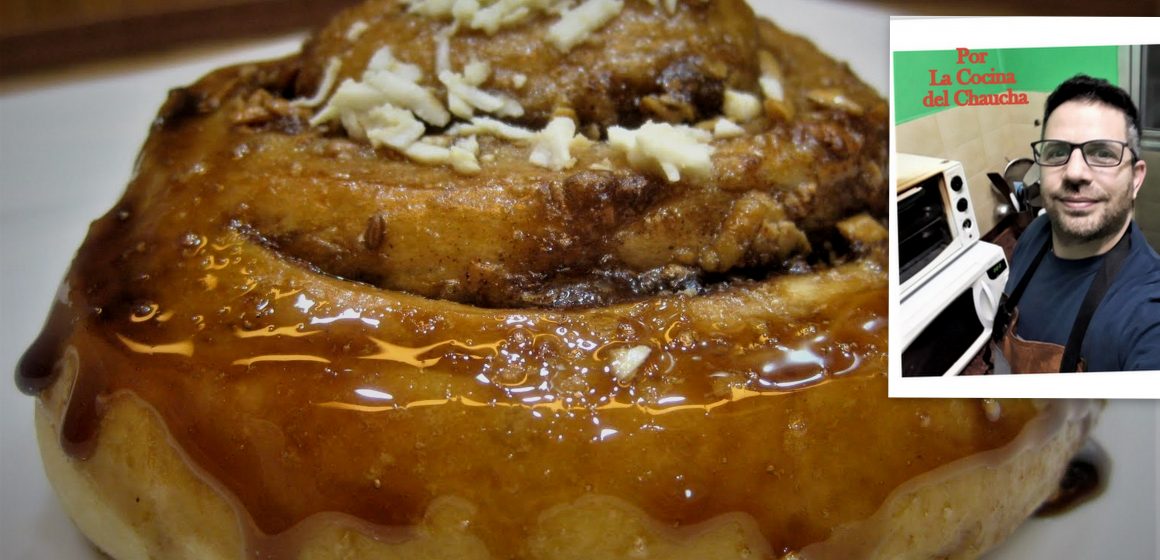 El Dolfeado es un pan dulce típico de la gastronomía de Venezuela, originario de Caracas, su capital, especialmente de Carrizal, en la zona de los Altos Mirandinos. Su masa se enrolla con una forma similar a la de un caracol, sazonada con melaza de papelón y queso