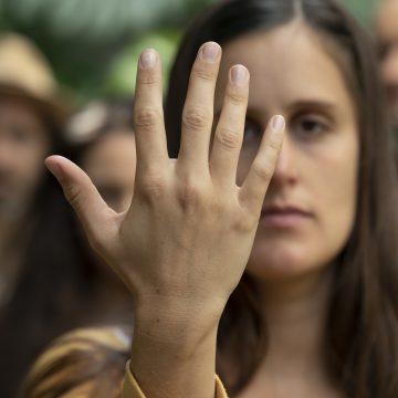 Desde Santa Fe, el conjunto litoraleño Barro y su nueva placa «Canciones como flores»: «Canciones – ofrenda a la naturaleza, a lugares, a las personas que vienen y las que ya no están. Una ofrenda a la vida que nos rodea”, expresan sus integrantes