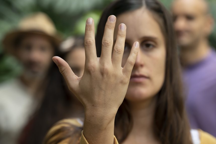 Desde Santa Fe, el conjunto litoraleño Barro y su nueva placa «Canciones como flores»: «Canciones – ofrenda a la naturaleza, a lugares, a las personas que vienen y las que ya no están. Una ofrenda a la vida que nos rodea”, expresan sus integrantes