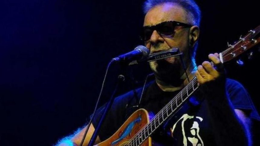 León Gieco presenta su flamante single «Alimentación.com»: «Si tuviera que definir la canción, diría que es un ‘rap trap alimenticio’, divertido y problemático», describe el músico argentino