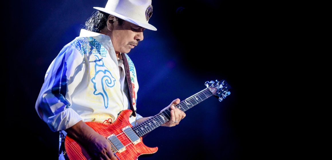 Carlos Santana ya está girando su nuevo trabajo «Blessings and Miracles»: «El título de este álbum proviene de mi creencia de que nacemos con poderes celestiales que nos permiten crear bendiciones y milagros», enfatiza el gran guitarrista