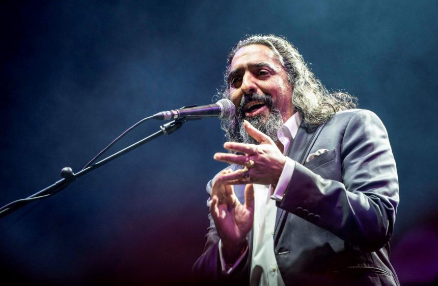 Diego «El Cigala» regresa a Argentina en marzo próximo con mariachi, son, bolero y flamenco: «Llevo quince años interpretando bolero, y el flamenco lo traigo desde que me levanto hasta que me acuesto, pero el mariachi ha sido toda una sorpresa porque no me ha sido complicado. Todo ha salido del alma, muy natural», expresa