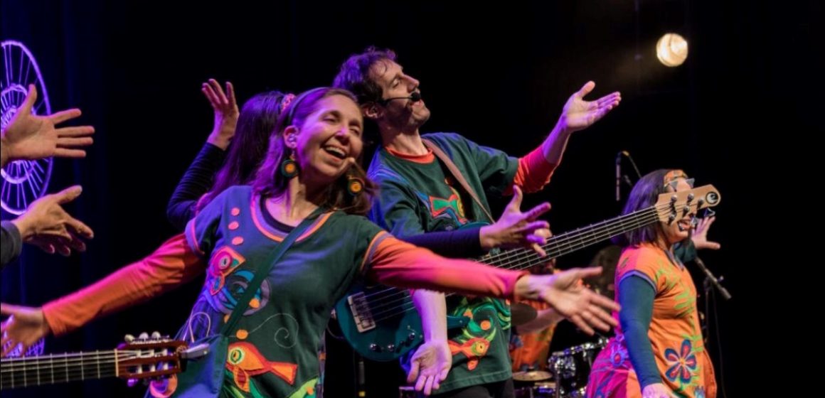 Canticuénticos, grupo santafesino que acompaña a la infancia y a la familia a través de ritmos argentinos y latinoamericanos, se presentará en el mes de febrero en el patio del Centro Cultural Konex