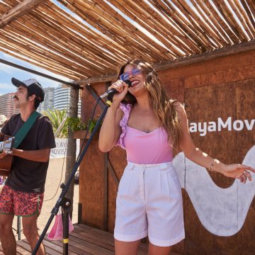 Con un show de Natalie Pérez, Movistar inauguró formalmente una nueva temporada de su parador en Playa Grande, Mar del Plata