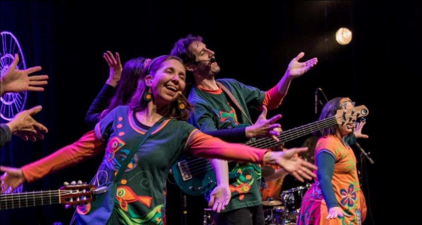 Canticuénticos, grupo santafesino que acompaña a la infancia y a la familia a través de ritmos argentinos y latinoamericanos, se presentará en el mes de febrero en el patio del Centro Cultural Konex