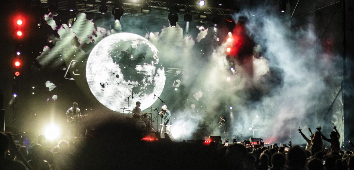 El fin de semana abrió sus puertas AtPARK, el festival de las noches del verano en Mar del Plata. Con una propuesta ecléctica e innovadora, numerosos asistentes disfrutaron de una verdadera fiesta frente al mar con  artistas como Jan Blomqvist, Guti, Tiago PZK y FMK, entre otros