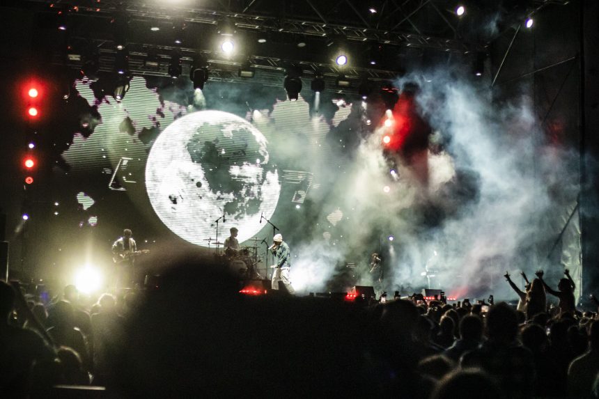 El fin de semana abrió sus puertas AtPARK, el festival de las noches del verano en Mar del Plata. Con una propuesta ecléctica e innovadora, numerosos asistentes disfrutaron de una verdadera fiesta frente al mar con  artistas como Jan Blomqvist, Guti, Tiago PZK y FMK, entre otros