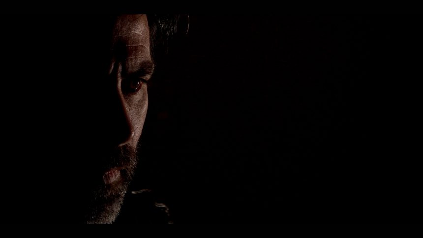 El cantante argentino Pablo Oliva presenta el single y videoclip de «Luna Roja», en el que aparece el actor Fabio Alberti; además anuncia presentación de su nuevo álbum en La Trastienda en el mes de marzo