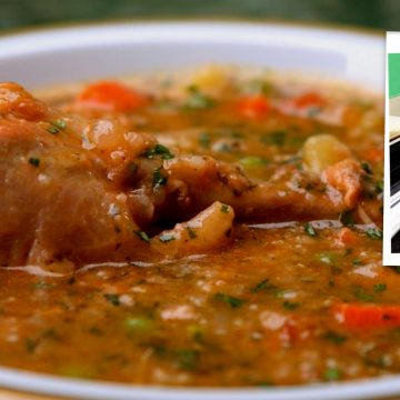 El Aguado de gallina o pollo es una sopa espesa o también se considera un guiso de arroz caldoso de la cocina peruana, consumida tradicionalmente en invierno y que consiste en una cocción de arroz, gallina o pollo, culantro y vegetales