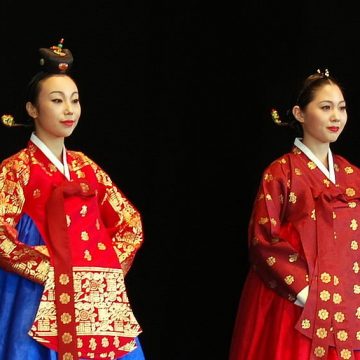 La Embajada de Corea celebra el 60 aniversario de relaciones bilaterales con Argentina: actuarán conjuntos de músicos coreanos y argentinos en el Teatro Colón, habrá música fusión coreana en los escenarios del C.C.K. y danza contemporánea en el Cervantes, entre otras actividades