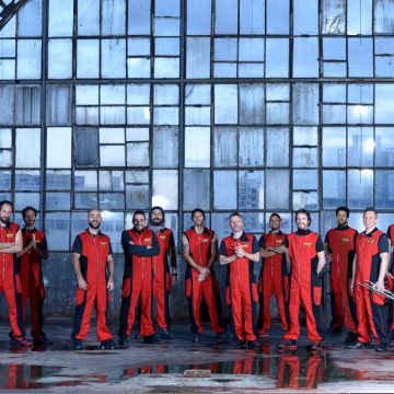 El grupo de percusión La Bomba de Tiempo propone doble función para celebrar el carnaval el lunes 28 de febrero, la de trasnoche incluirá Dj´s para bailar durante la madrugada