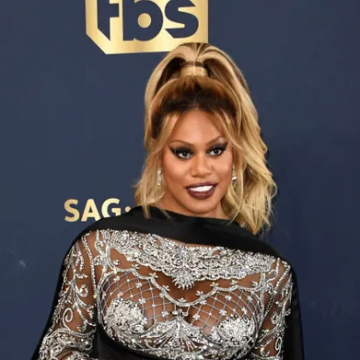 Se llevó a cabo la primera gran alfombra roja del año debido a los «Sag Awards 2022», en California; brillaron estrellas como Laverne Cox, Selena Gómez, Alexandra Daddario, Elle Fanning y Reese Witherspoon, entre otras