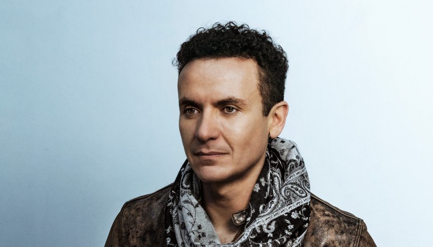 El consagrado Fonseca y su nuevo álbum «Viajante»: «Es el resultado de llegar hasta el fondo del alma en una travesía por 10 canciones que reflejan mi vida y lo que soy ahora», expresa el colombiano