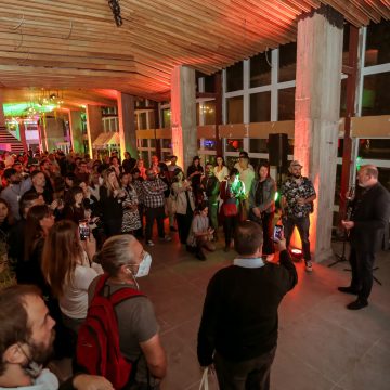 Con el slogan de «Menos súper, más mercado», el nuevo proyecto de Mercat, en el primer piso del Caballito Shopping Center, es crear un gran polo gastronómico en ese reconocido barrio porteño