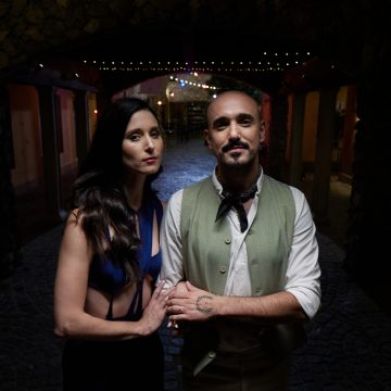 Abel Pintos comparte una nueva versión del single «Abrazándonos», pero en clave de bachata, junto a la reconocida artista chilena Francisca Valenzuela
