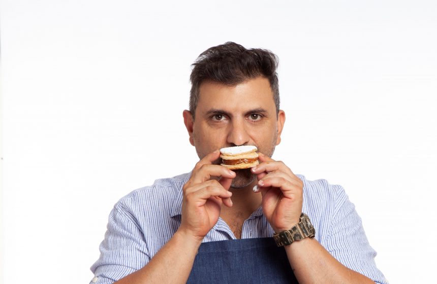 El reconocido panadero Juan Manuel Herrera regresa a El Gourmet con una nueva serie en la que, entre levadura, azúcar y muchos tips, revela sus recetas favoritas como rolls de canela, pain au chocolat y sacramentos, entre muchas otras