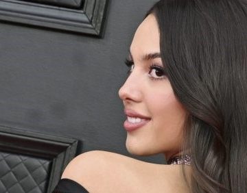 Anoche se realizó la premiación 2022 de los Billboard Music Awards; entre una vistosa alfombra roja, sets musicales y galardonados brillaron Olivia Rodrigo (mayor ganadora), Justien Bieber, Drake, Doja Cat, Taylor Swift y Bad Bunny