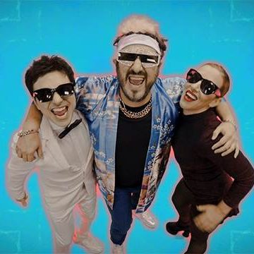 Los Auténticos Decadentes vuelve a llamar a las pistas a través de su nuevo tema «Bailando» junto a Miranda! Además anuncian show para agosto en el Luna Park