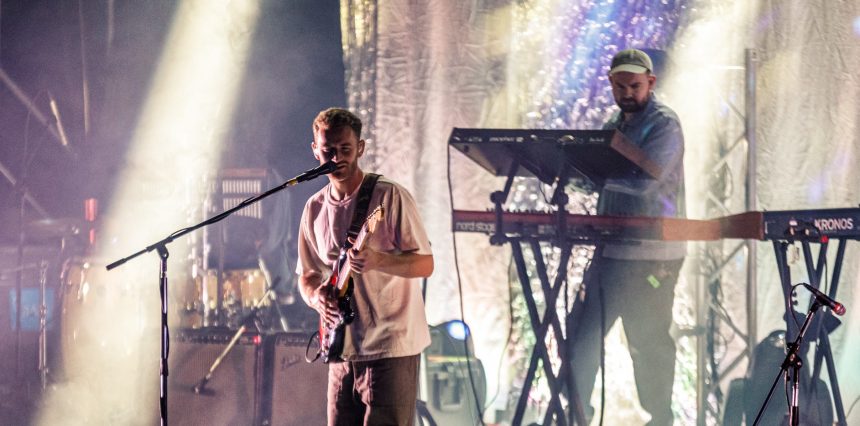 Con entradas agotadas, Tom Misch revolucionó el Estadio Obras y The Driver Era, por su parte, conquistó el Teatro Vorterix