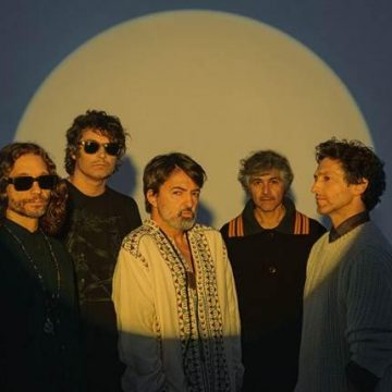 Babasónicos y «Trincheras», un nuevo álbum que sigue demostrando la madurez que tan bien caracteriza desde hace años al grupo de Adrián Dárgelos y compañía