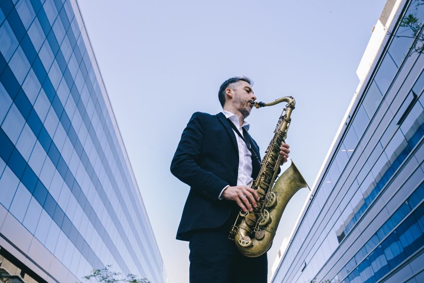 El músico argentino Juan Torres Fernández presenta su segundo álbum solista, «Cambios»: «Es un trabajo enfocado en el sonido, en la música, sin los límites que nos pueden poner los géneros musicales»