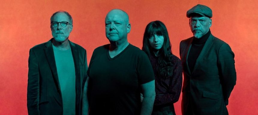 Pixies anuncia la publicación de «Doggerel», su nuevo disco que presentará en su visita a Argentina en el Primavera Sound Festival: «Esta vez hemos crecido. Ya no tenemos canciones de menos de dos minutos», expresa Joey Santiago, su guitarrista