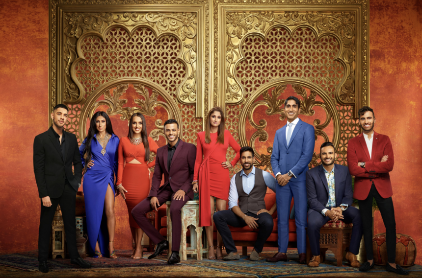 Por E! Entertainment, «Family Karma» vislumbra el choque generacional y cultural entre oriente y occidente, tratando de preservar la cultura ancestral en medio del caos contemporáneo