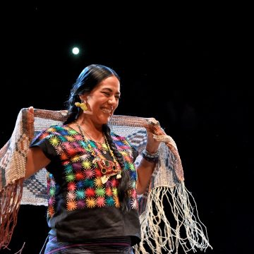 Lila Downs, en el C.C.K., sobre el rescate de lo ancestral: «Ahora por suerte ha cambiado esta discriminación hacia los idiomas originarios porque en mi tierra escuchás más el mixteco, el chinanteco, el chatino, el zapoteco»