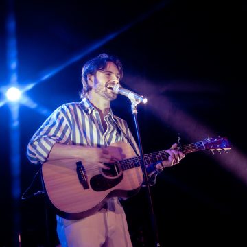 Justo Spillmann habla sobre su single folk «Lonesome Company»: «Compuse esta canción pensando en mi relación con la ansiedad, buscando personalizarla como algo que me atraviesa pero no me define»