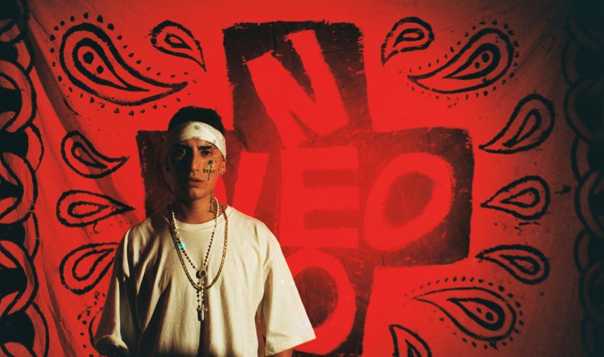 Neo Pistea, referente de la música urbana, habla sobre su nuevo álbum, «NEO»: «Las canciones se fueron armando desde los instrumentos, de la mano del beat. Este disco, a diferencia de ‘Punkdemia’, tiene menos recursos del trap, y más elementos de otros géneros»