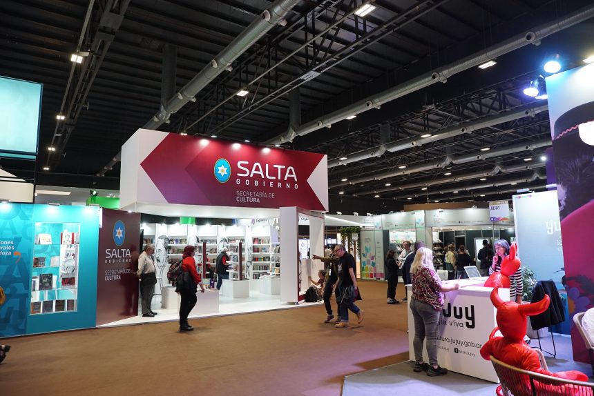 Lo que dejó el Acto de Salta en la Feria Internacional del libro 2023: «Este año queremos celebrar de la mano de grandes autores salteños, que formaron parte de la generación literaria llamada La Carpa», planteó el Secretario de Cultura, Licenciado Diego Ashur Mas