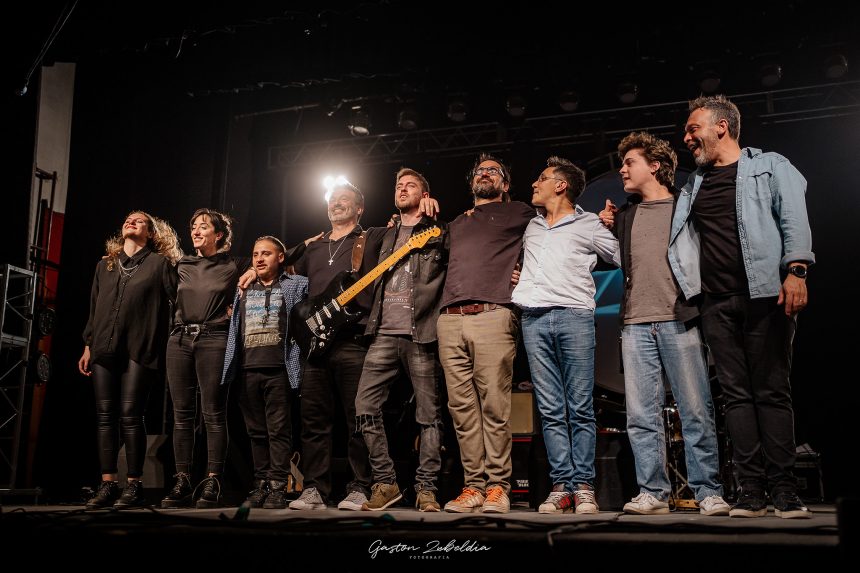 Prisma y su Pink Floyd Experience llega a Buenos Aires para homenajear al disco «The Dark Side of The Moon», en su cincuenta aniversario