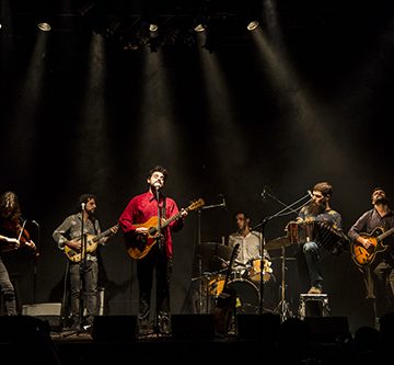 El Gnomo & La Filarmónica Cósmica: con grandes invitados, folk rock y experimentación en su disco «Fantasía», que además incluye violín y bandoneón