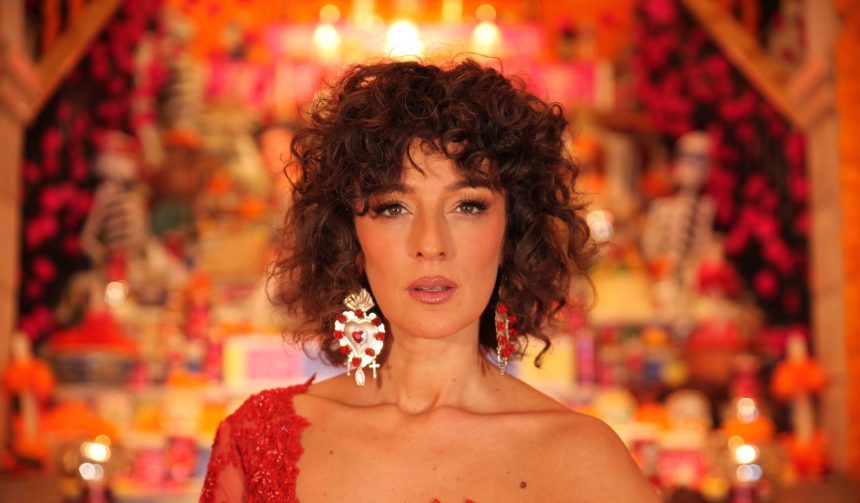 Mara Barros, corista deJoaquín Sabina, presenta su disco solista «Me nace del corazón» en La Trastienda
