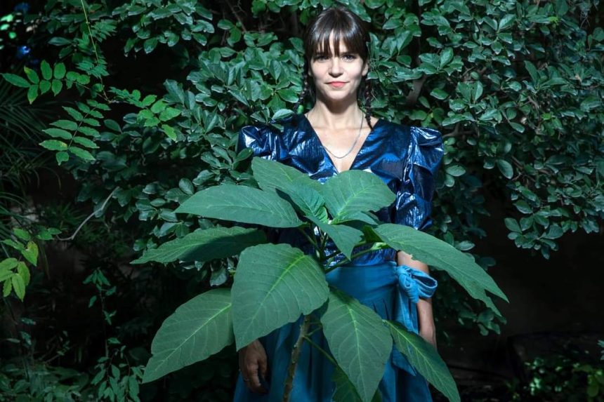 Barbarita Palacios llega al Centro Cultural Borges con su tan elogiado disco «Criolla», además de canciones de toda su carrera