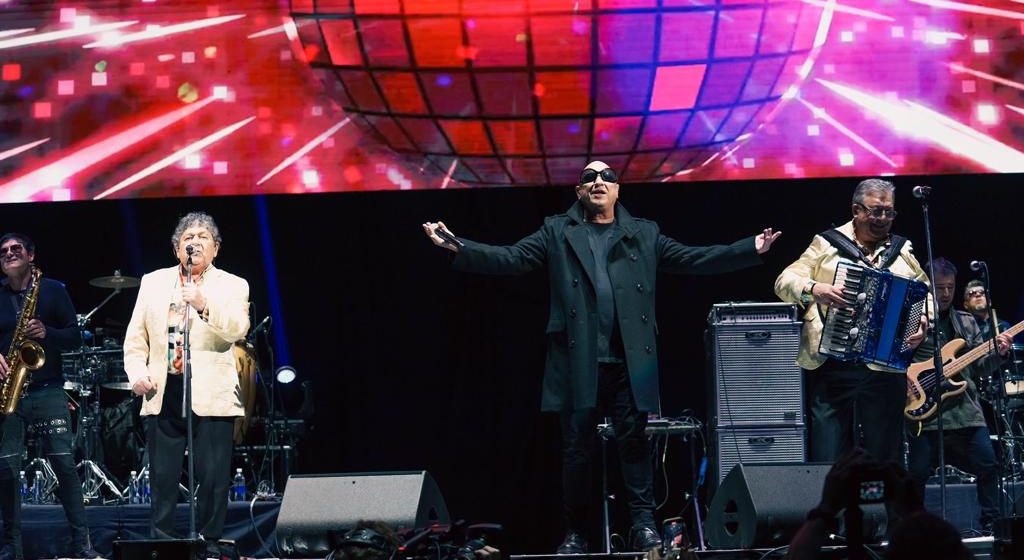 La reunión de La Mosca con Los Palmeras para reversionar la clásica canción «Cha Cha Cha» en cumbia